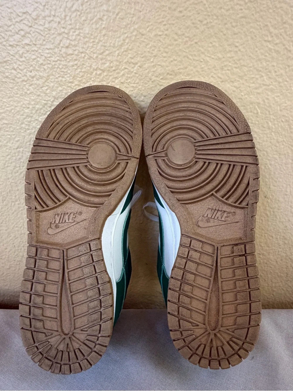 Nike Dunk Low Malachite Metallic Gold Gum Sole Sneakers Women’s 8 FB7173-131 EUC